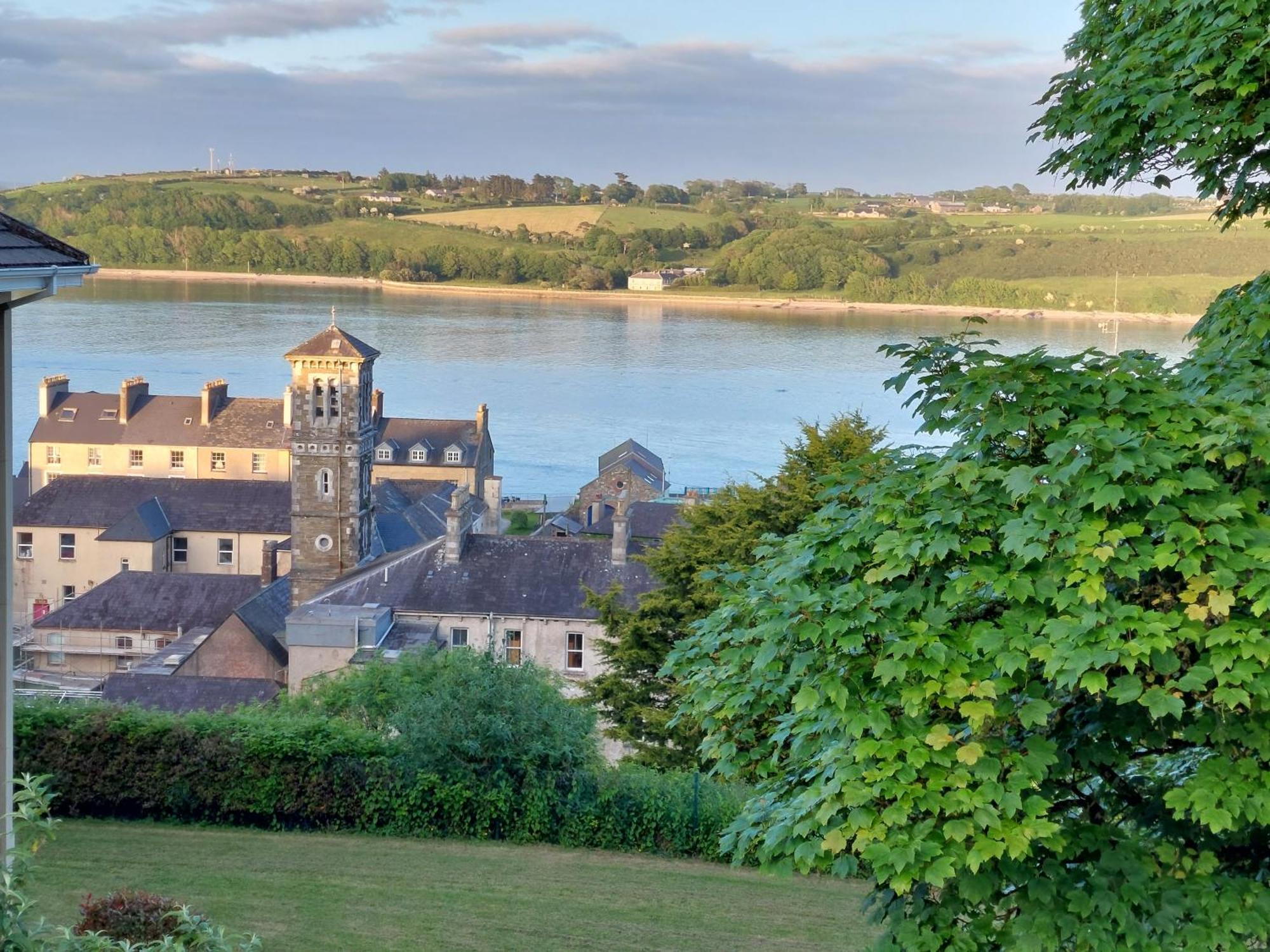 Sea Whispers - My Charming Costal Retreat In Youghal Exterior photo