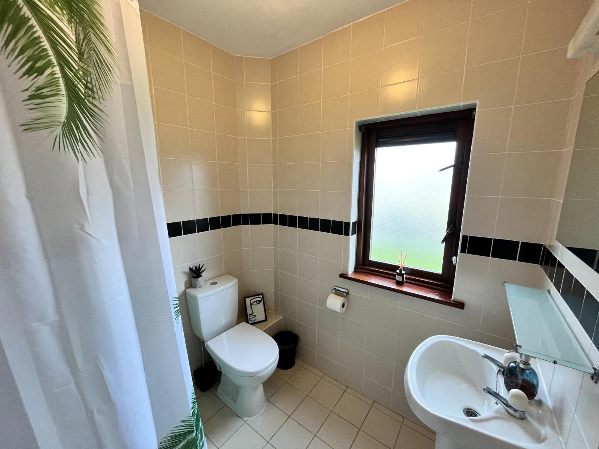 Sea Whispers - My Charming Costal Retreat In Youghal Exterior photo